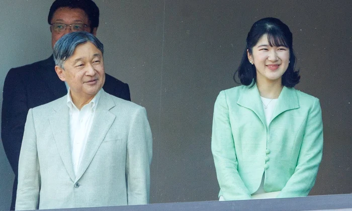 Prințesa Aiko și Împăratul Naruhito la turneul de baseball   Agenția Imperială (5) jpg
