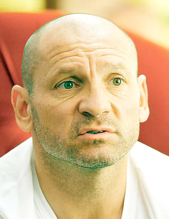 
    Fotoreporterii Click! l-au surprins pe  Bogdan Stelea la câteva zile după anunţul  divorţului. Acesta era abătut şi iritat  