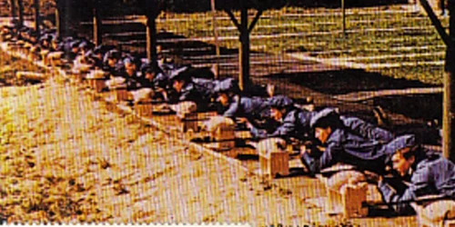 ilustrata din 1974 cu instructia militara a adolescentelor foto delcampe net