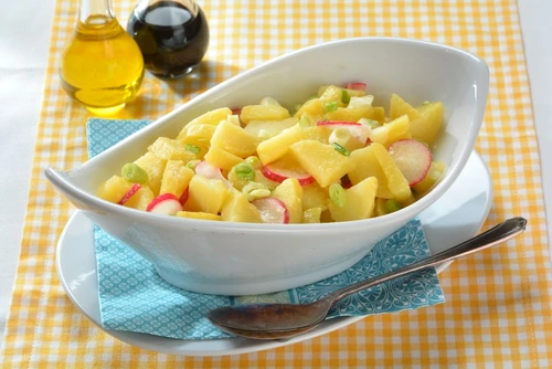 salata de cartofi cu ridichi jpeg
