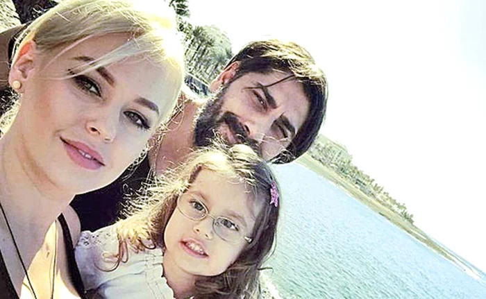 Misha, Connect-R și Maya petrec împreună vacanțele