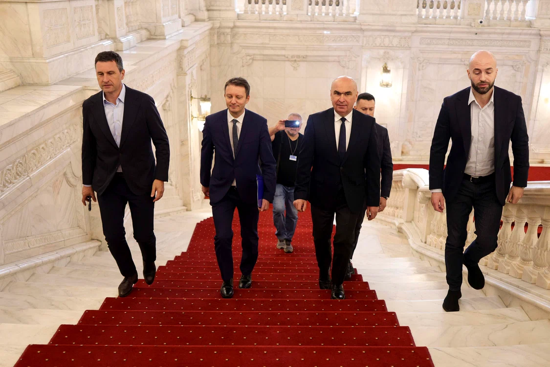 Sosirea premierului desemnat, Siegfried Mureșan, in Parlamentul Romaniei, in Bucuresti 18 septembrie 2026.