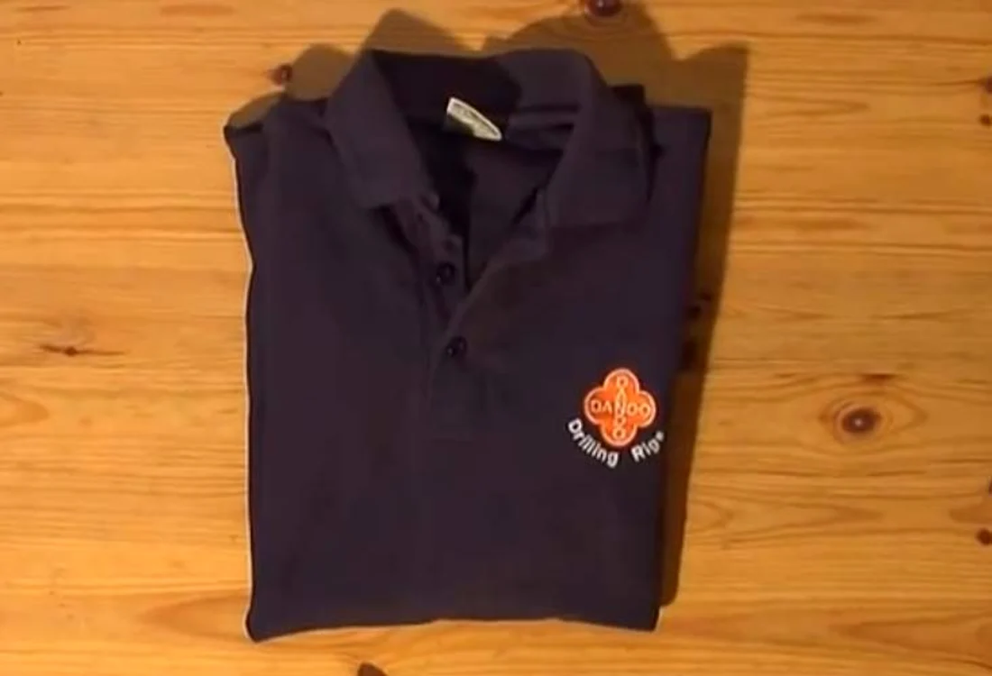 Cum să împachetezi un tricou în doar câțiva pași simpliFoto: Captură Youtube