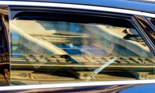 Charles și Camilla în drum spre spital, Profimedia jpg