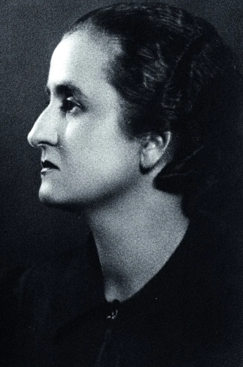 Otilia Cazimir, fotografiată în anul 1938