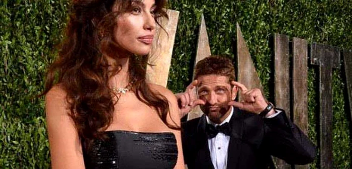 Mădălina Ghenea, alături de "spartanul" Gerard Butler, la Petrecerea Oscar-urilor (Foto: Vanity Fair)