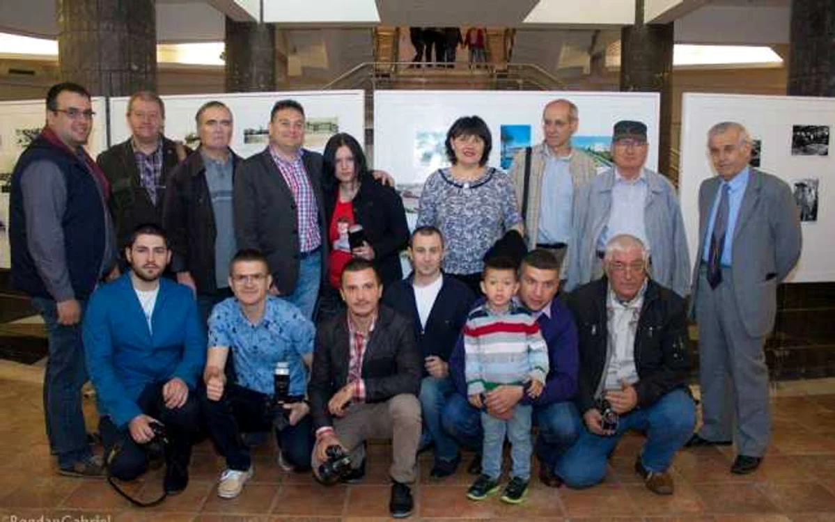 O parte din membrii asociaţiei „Galaţi, oraşul meu” FOTO Facebook / Bogdan-Radu Brînzan