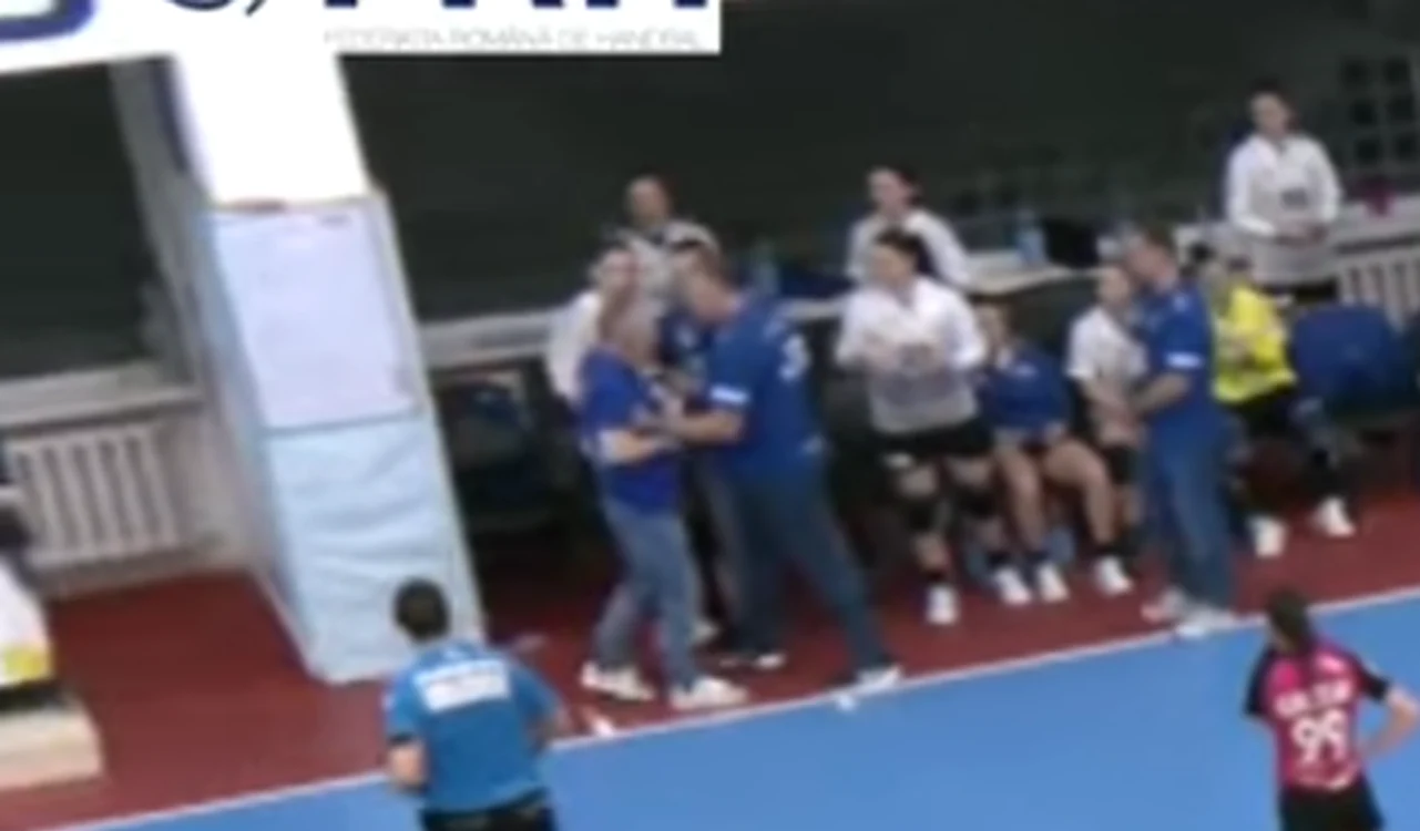 Bogdan Burcea a acționat nervos  Foto/Captură Youtube FRH