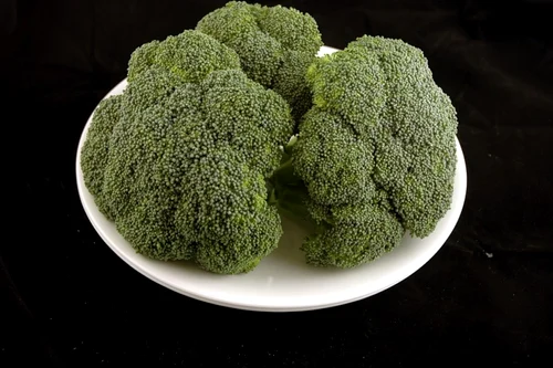 Broccoli 588 grame = 200 calorii