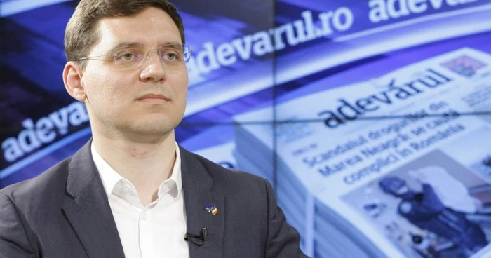 Europarlamentarul Victor Negrescu, petiție pentru salariul minim european. Foto: Adevarul