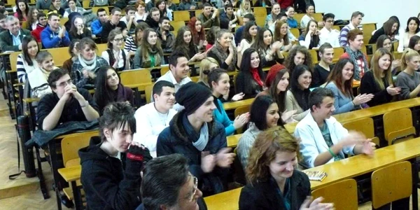 Curs de jurnalism pentru liceeni la Universitatea Andrei Şaguna din Constanţa