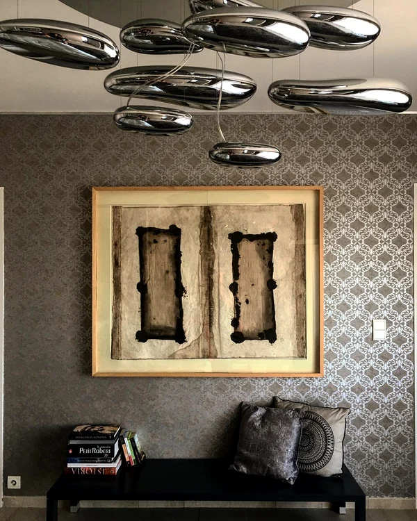 Vedeta a fost foarte atentă la detalii. A ales corpuri de iluminat cu un design special