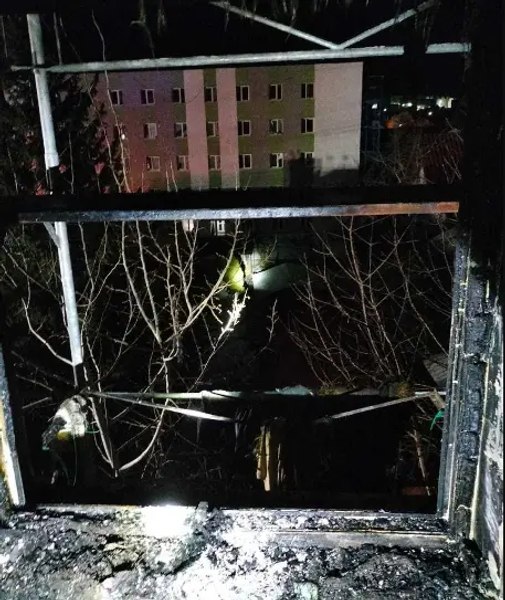 70 de persoane evacuate dintr-un bloc de locuinţe din Suceava după ce o garsonieră a luat foc