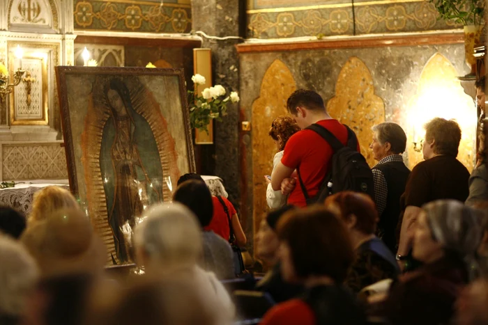 Procesiunea va lua sfârşit în Catedrala Sfântul Iosif FOTO Arhiva Adevărul