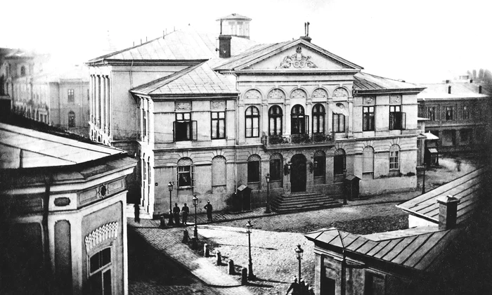 Casa Dinicu Golescu de pe Podul Mogoșoaiei, în prezent Calea Victoriei (sursa: Muzeul Municipiului București)