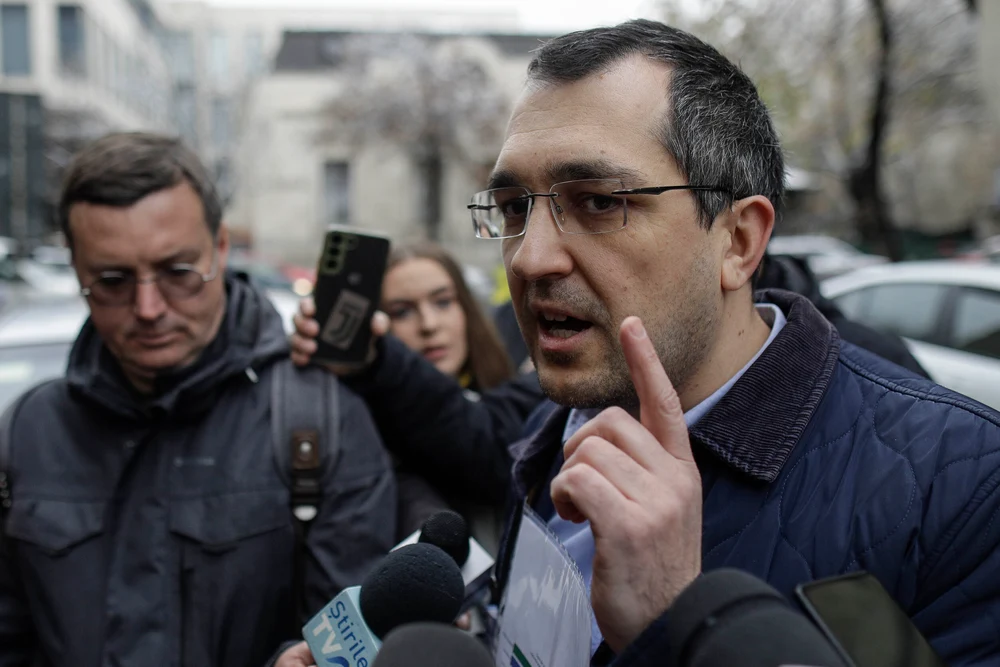 Derapaj al consilierului președintelui Nicușor Dan. Ce mesaj obscen a postat Vlad Voiculescu pe Facebook