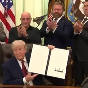 trump ordin psihedelice captura video AP jpg