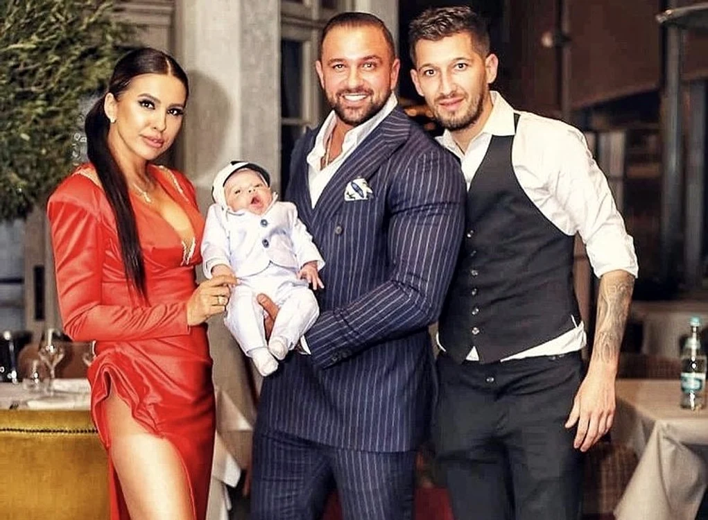 
    Alex Bodi, alături de Mihai Costea și Adelina Nica, la botezul micuțului Zianfoto: Instagram  