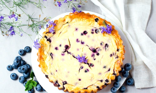 Tarta cu afine si branza  Sursa foto shutterstock 787029385 jpg