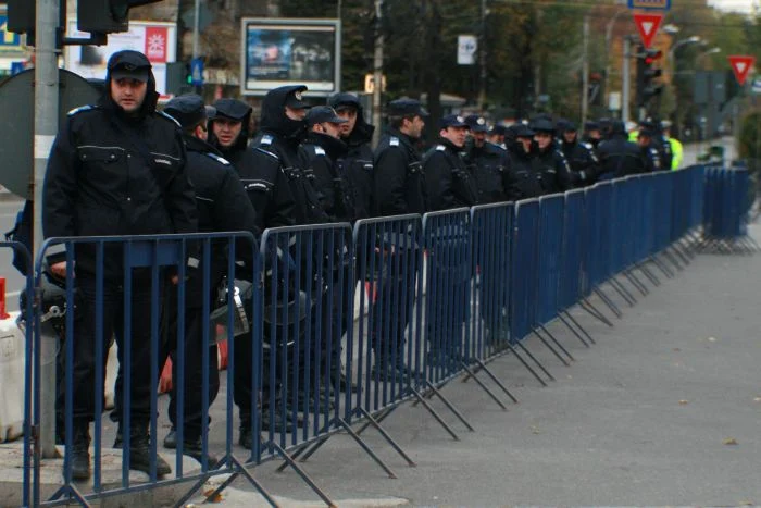 Cordon al forţelor de ordine mobilizate pentru marele protest din 27 octombrie