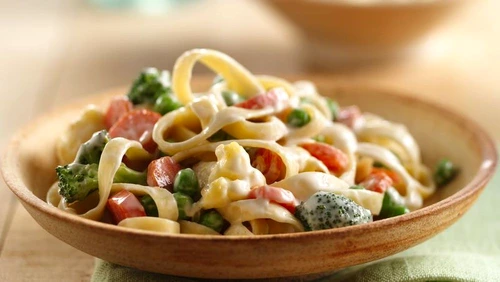 paste primavera cu broccoli si conopida jpeg