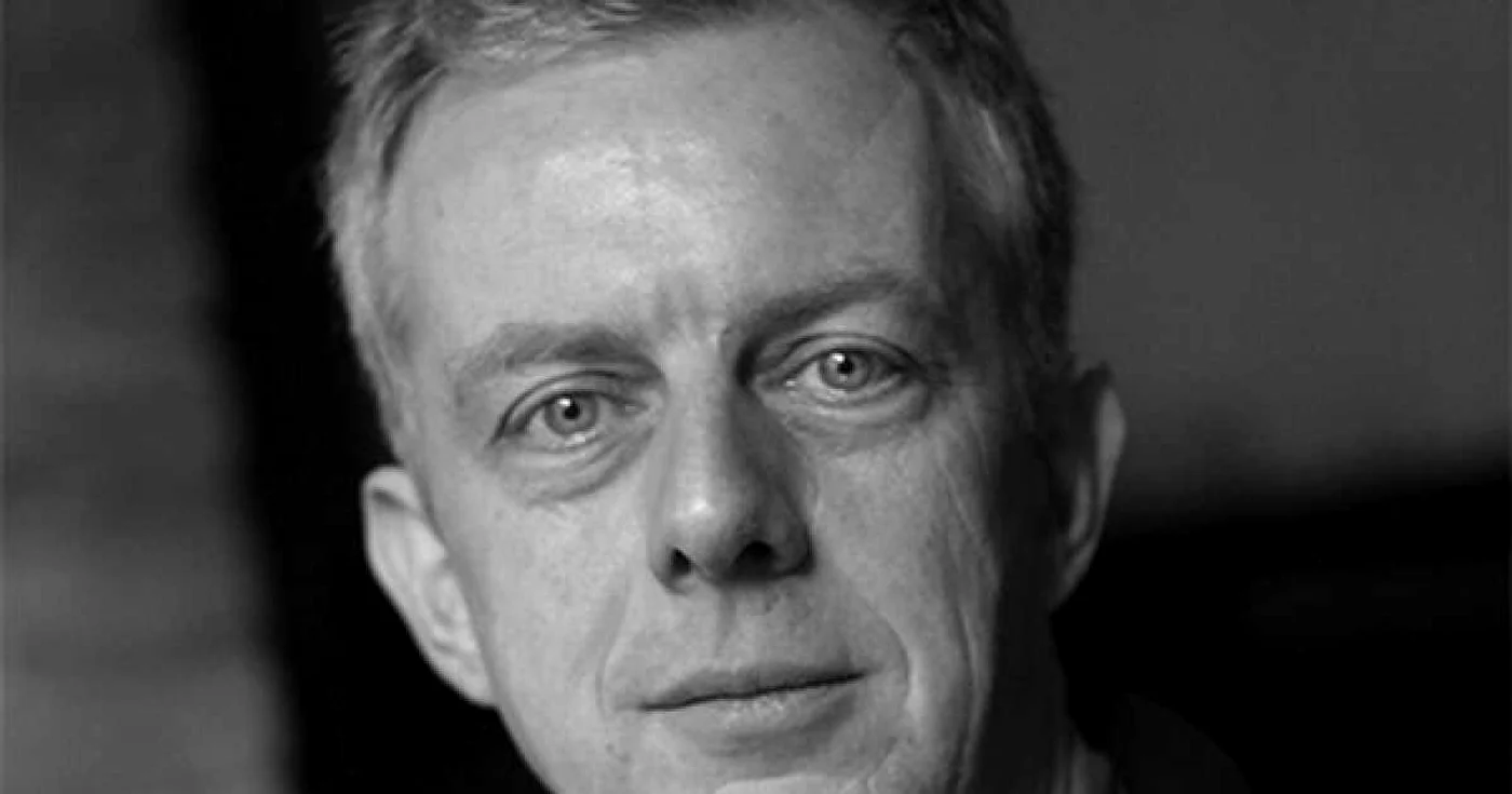 Lucrările expuse aprţin fotografului german Stefan Koppelkamm  