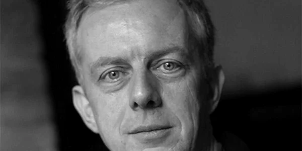 Lucrările expuse aprţin fotografului german Stefan Koppelkamm  