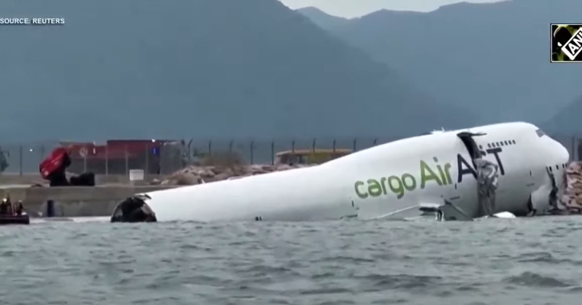 Accident aviatic pe aeroportul din Hong Kong: Două decese