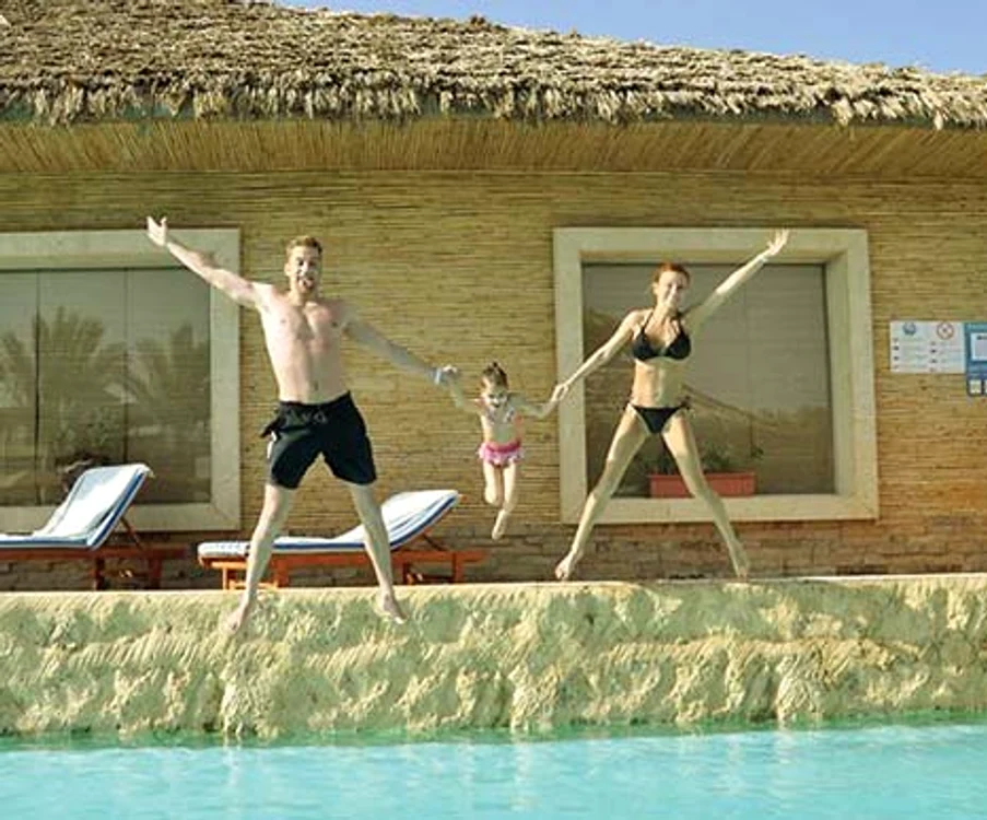 Răsfățată de soț, într-o vacanță în Egipt