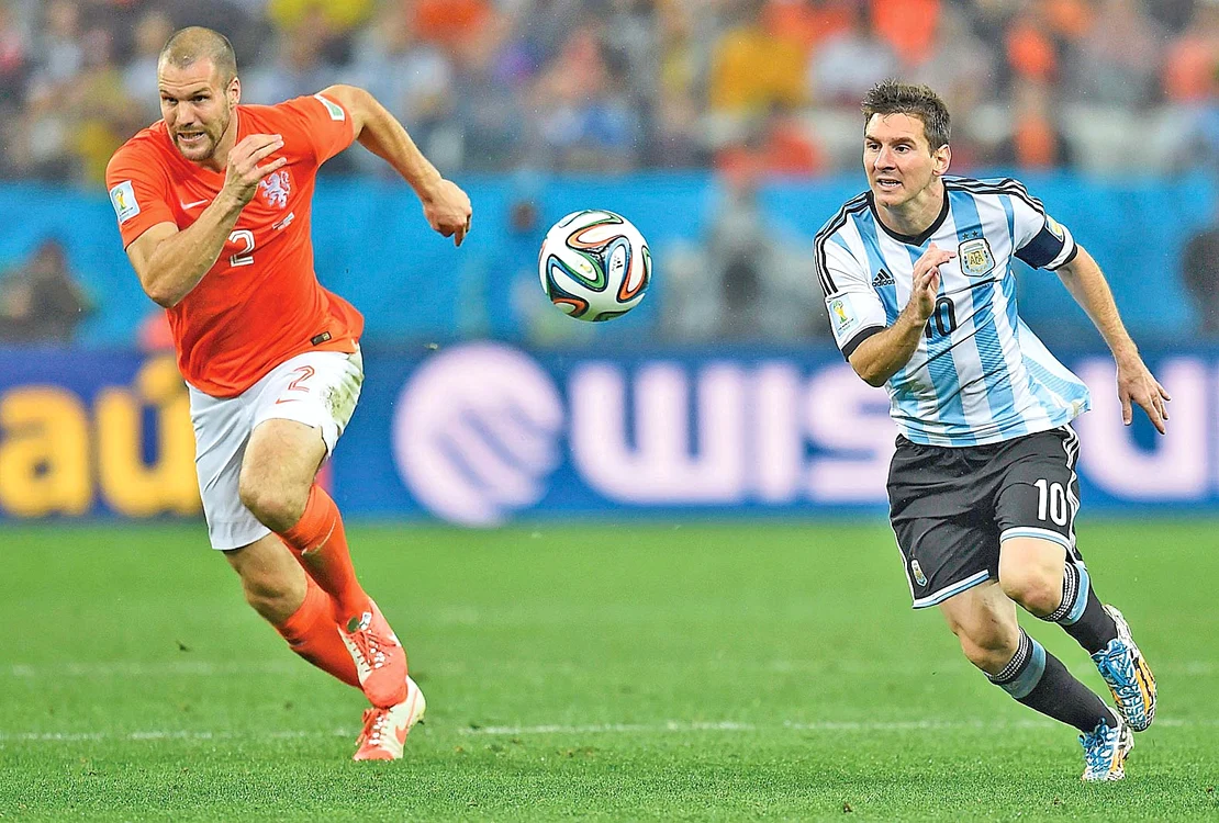 
    Messi e în prima finală de CMFoto: Reuters  