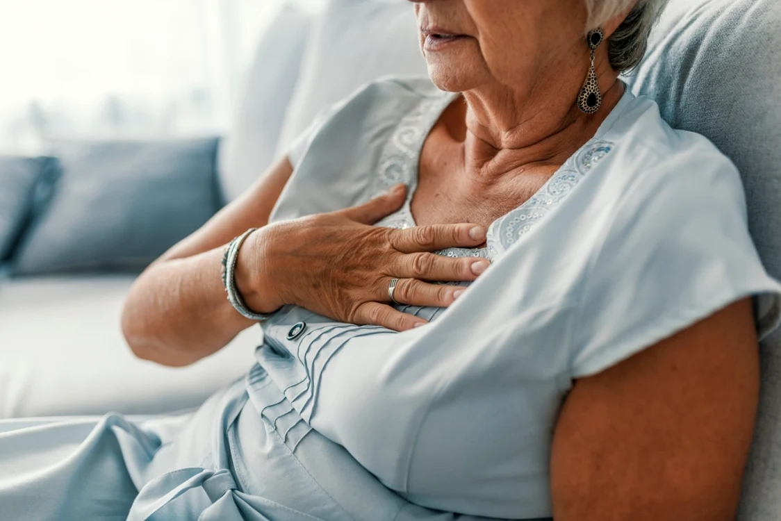 Femeie cu probleme cardiovasculare FOTO: Shuterstock