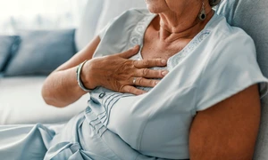 Femeie boala de inima FOTO Shutterstock