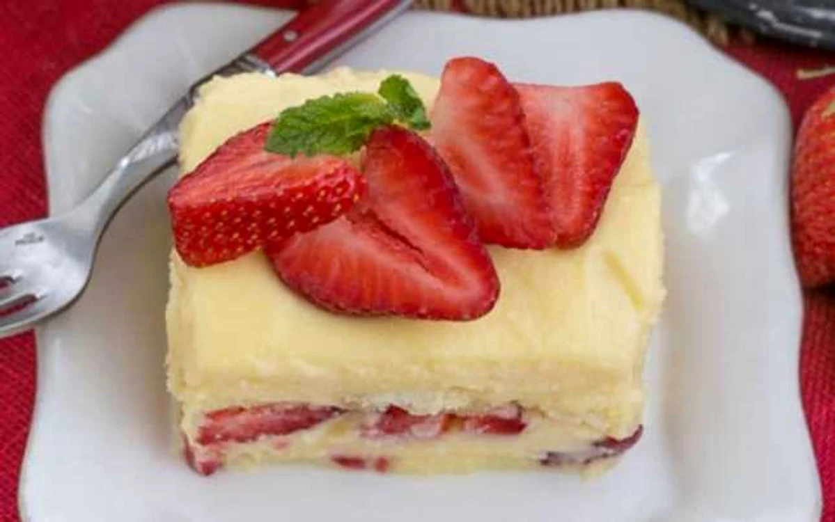 tiramisu cu capsuni