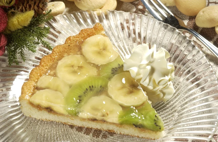 Tartă cu banane şi kiwi