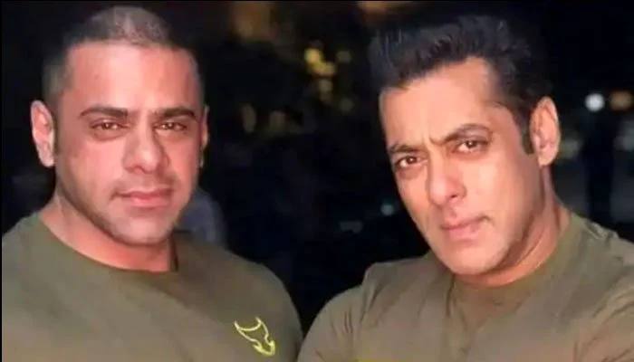 Salman Khan (dreapta) și nepotul lui