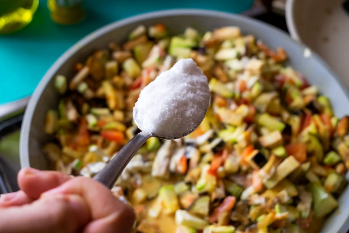 Mâncarea prea sărată poate fi reparată ușor FOTO Shutterstock