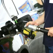 benzinarie benzina motorina carburanti foto adevarul