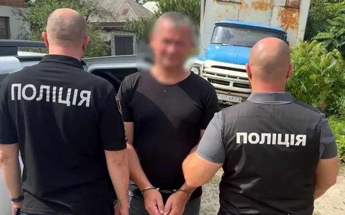 Unul dintre suspecți este reținut de poliție FOTO: Poliția Ucraineană