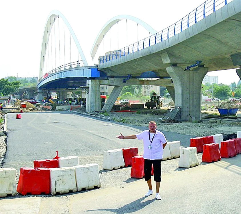 Şoseaua Grozăveşti - Modernizată pentru a prelua traficul de sub pasaj