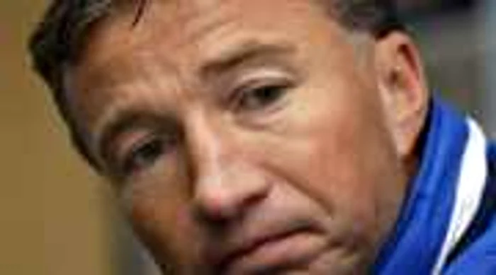 FOTBAL: Dan Petrescu: "Nu am venit la Sevilla doar pentru schimb de tricouri"