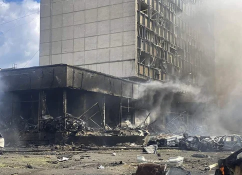 Atac rachete Vinita Ucraina 14 iulie 2022 razboi distrugeri incendiu pompieri FOTO EPA-EFE