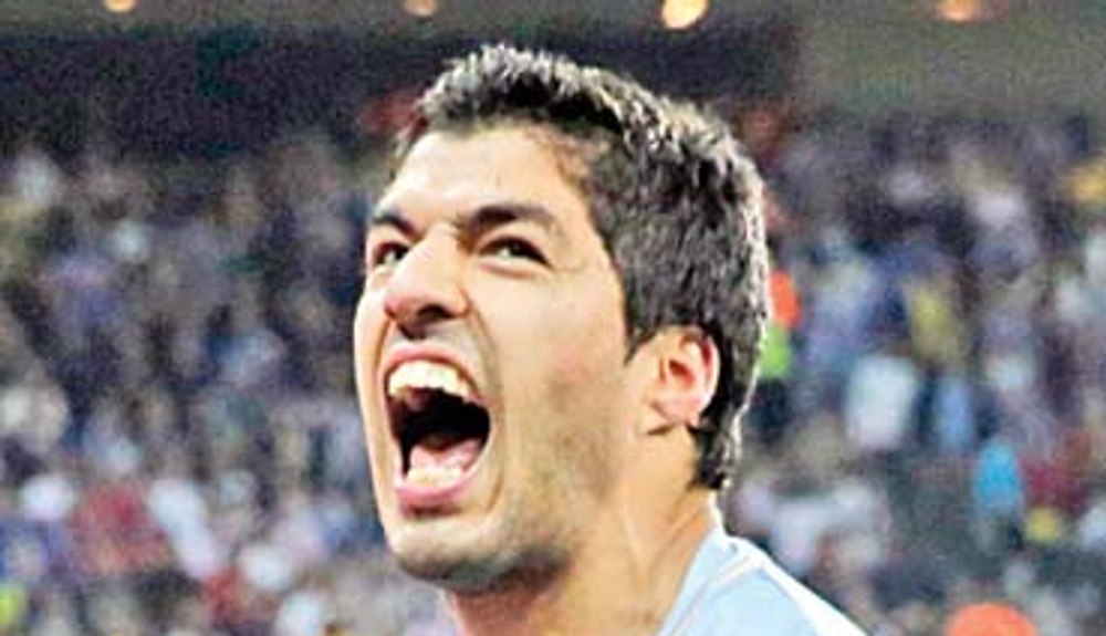 Luis Suárez a salvat de la sinucidere un fan uruguayan. Omul stătea de 18 ore cocoțat în copac 
