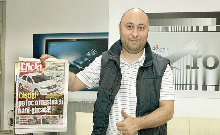 
    Gabriel Dragomir e cititor fidel pe Internet  