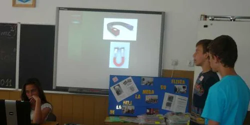 Elevii pleacă din judeţ