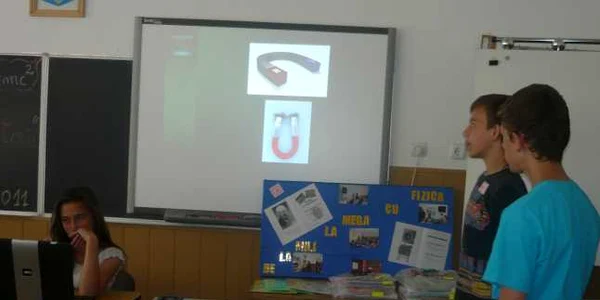 Elevii pleacă din judeţ