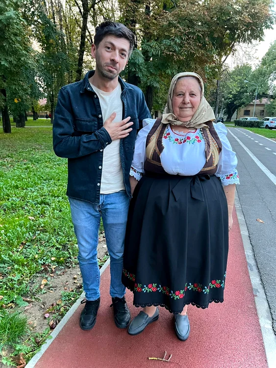 Mircea Bravo și Bunica nu sunt rude