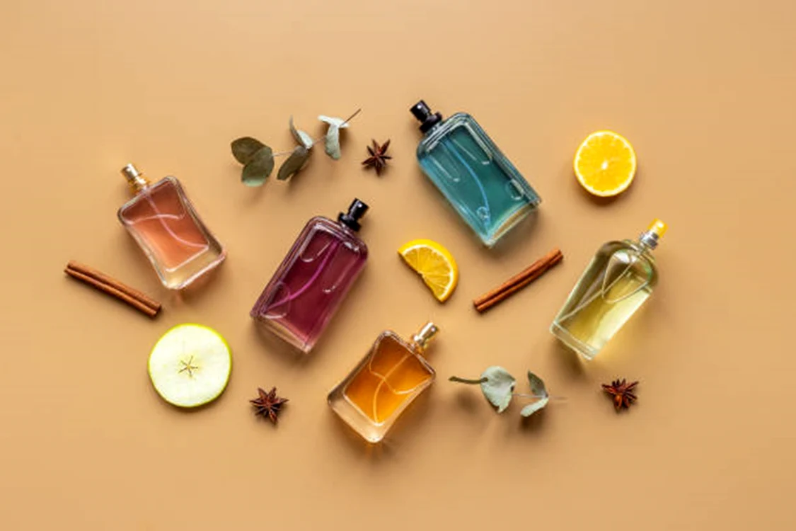 Ce spune psihologia despre persoanele care poartă parfum diferit în fiecare zi FOTO: Istock
