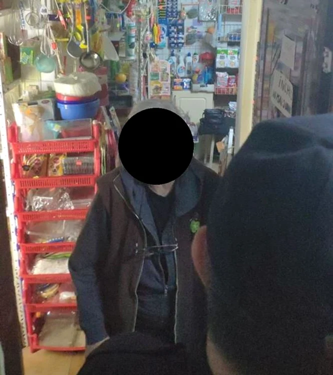 Bătrâna de 73 de ani a fost vizitată de polițiștii locali și amendatăFotografii: Poliția Locală București