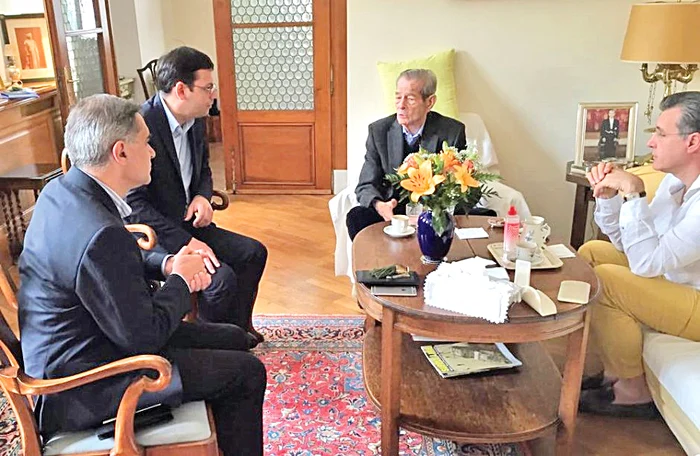 Întrunirea de la reşedinţa Regelui Mihai din Elveţia a avut loc la 1 august. Aici s-a decis excluderea Principelui Nicolae