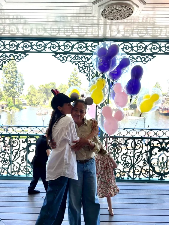 Meghan Harry și copiii la Disneyland, de Ziua Mamei, Foto Instagram (3) jpg